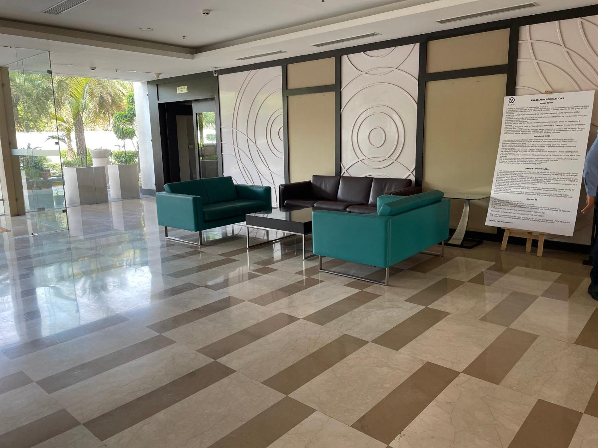 V Retreat Gurgaon Hotel ภายนอก รูปภาพ